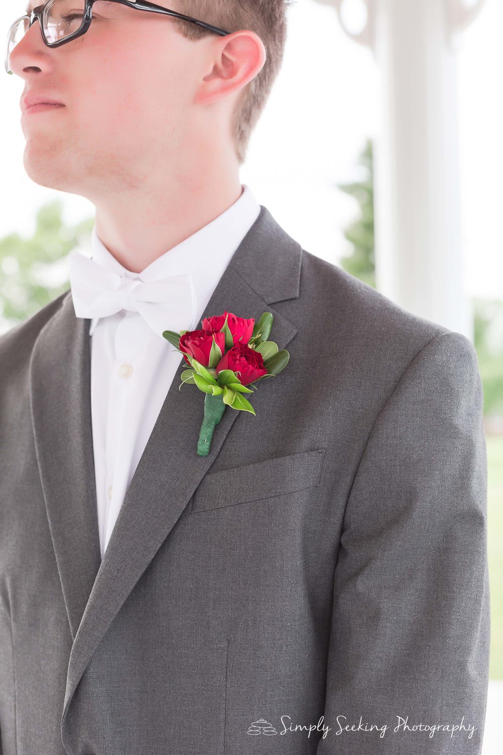 SSP spring wedding|groom| floral details| red and charcoal wedding