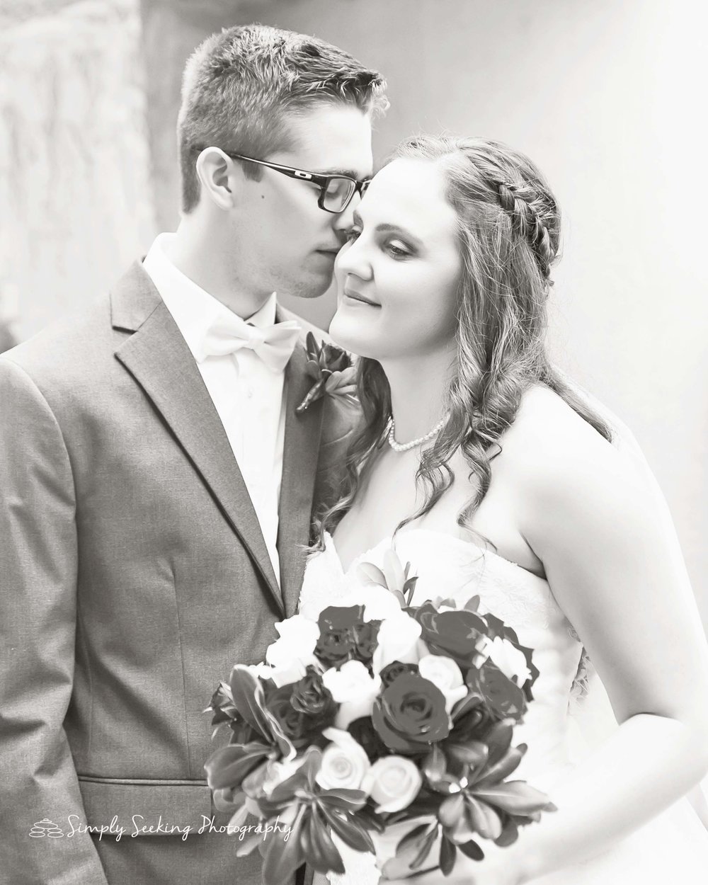 SSP spring wedding|bride and groom|black and white