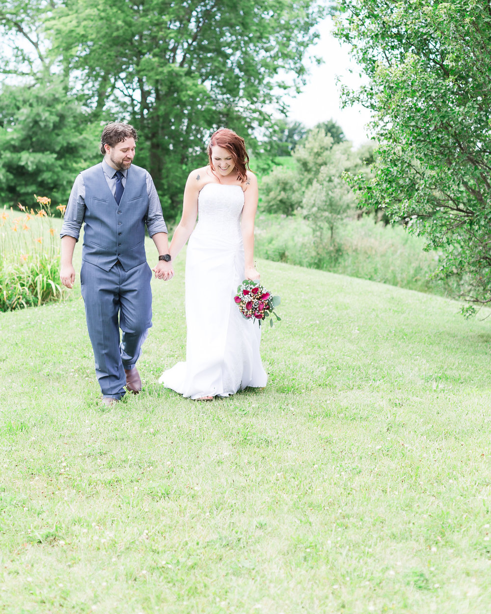 SSP summer wedding| bride and groom| backyard wedding