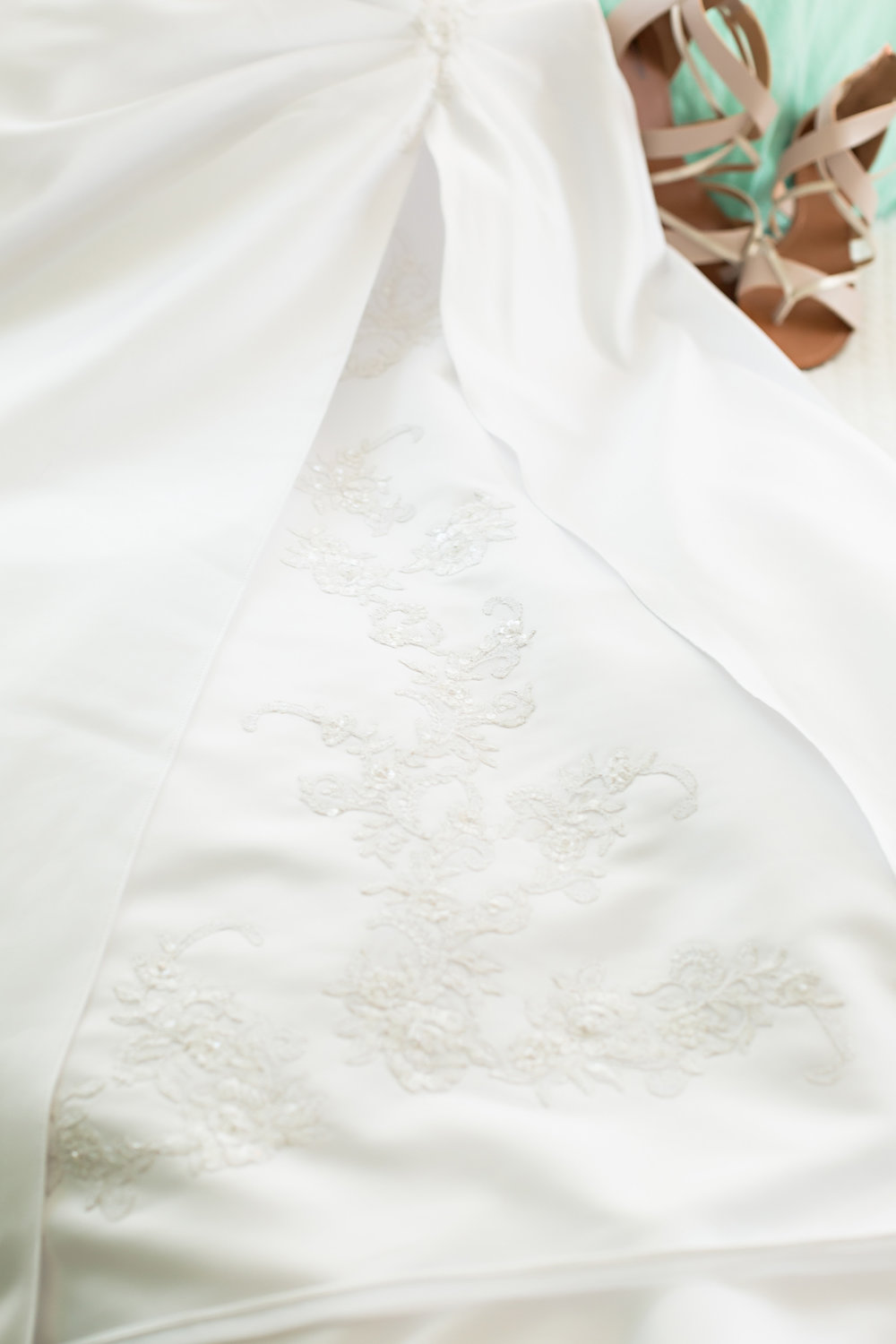 SSP summer wedding| bridal gown| details| backyard wedding