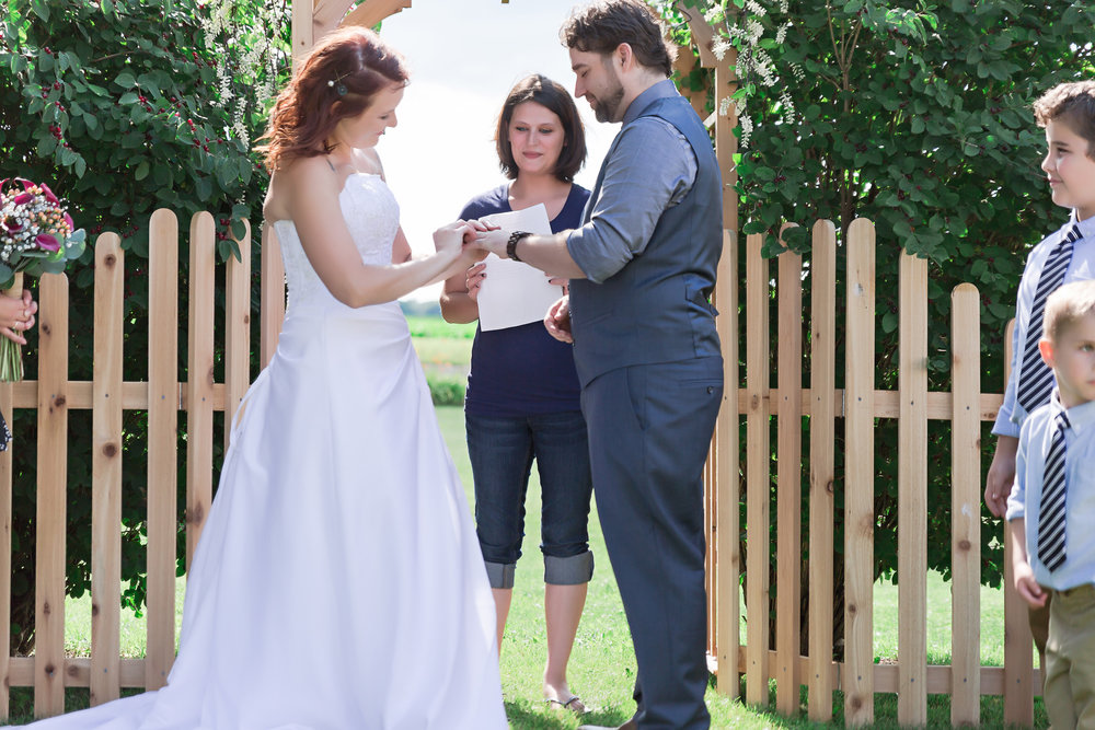 SSP summer wedding| bride and groom|ceremony| backyard wedding