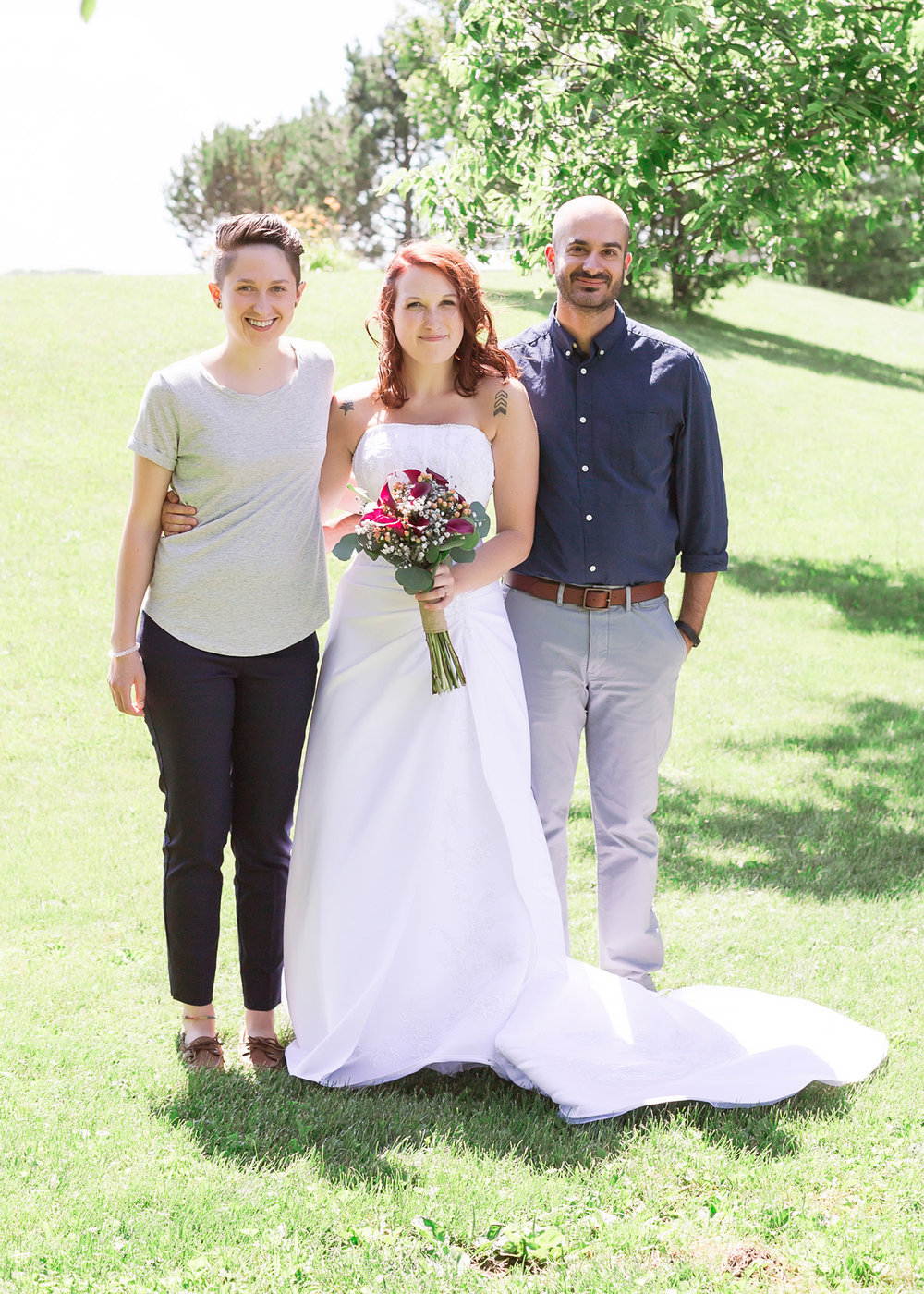 SSP summer wedding| bride and bridal party| backyard wedding