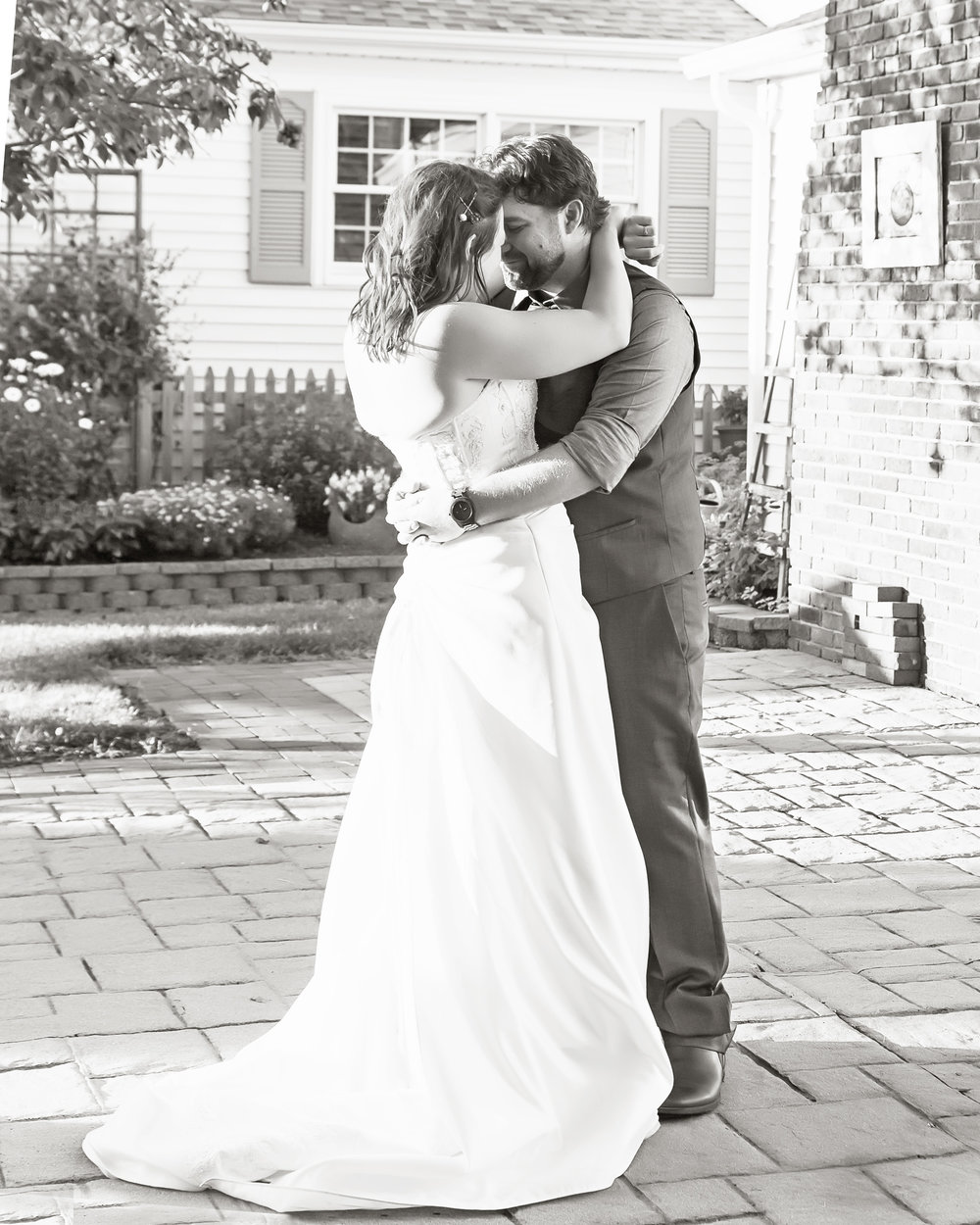 SSP summer wedding|reception| bride and groom| black and white