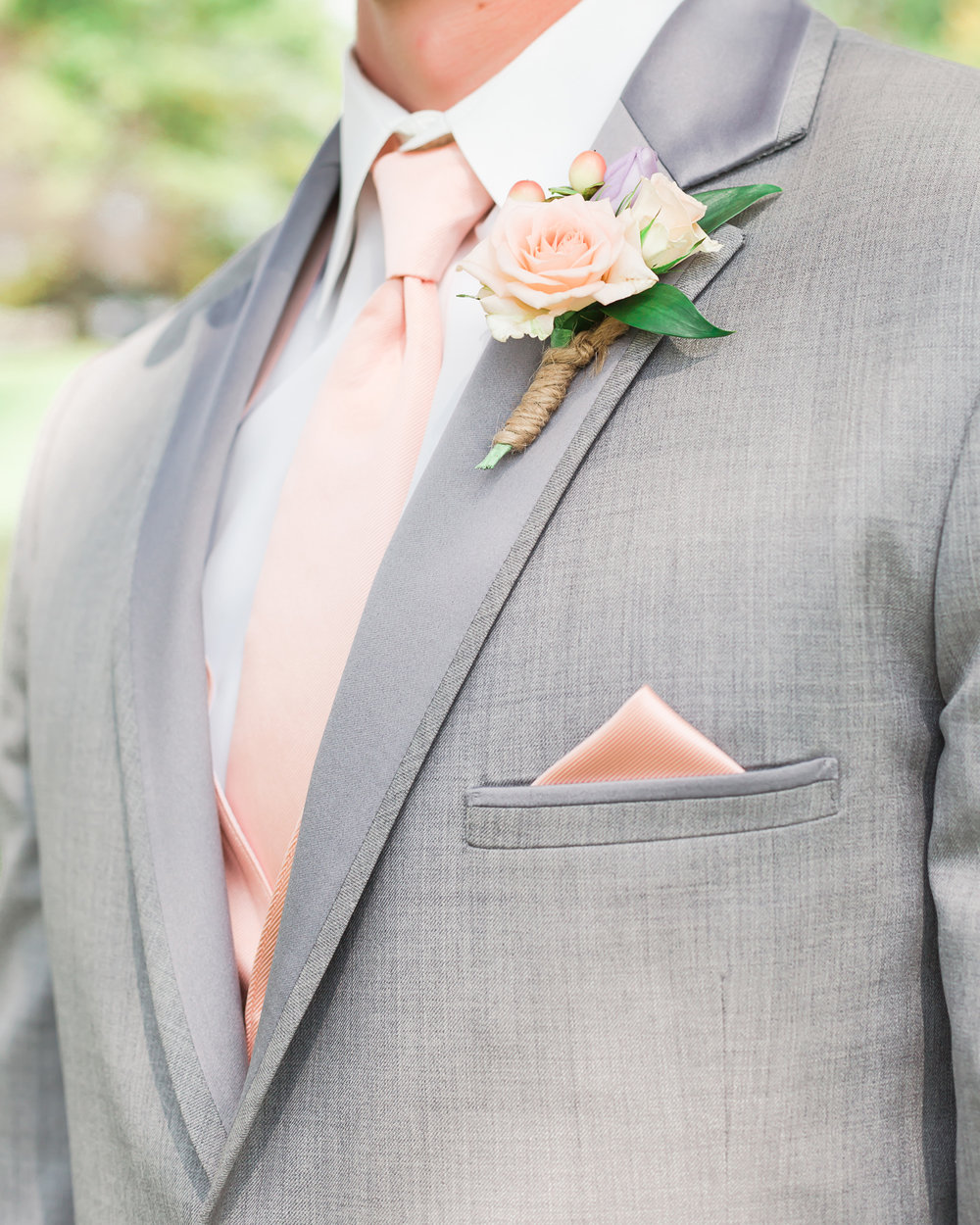 SSP fall wedding| groom| floral| details| peach and gray wedding