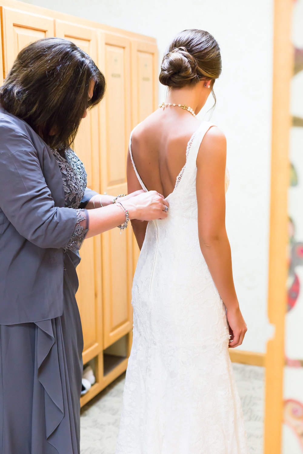 SSP Fall wedding | Bridal gown| bride and mom