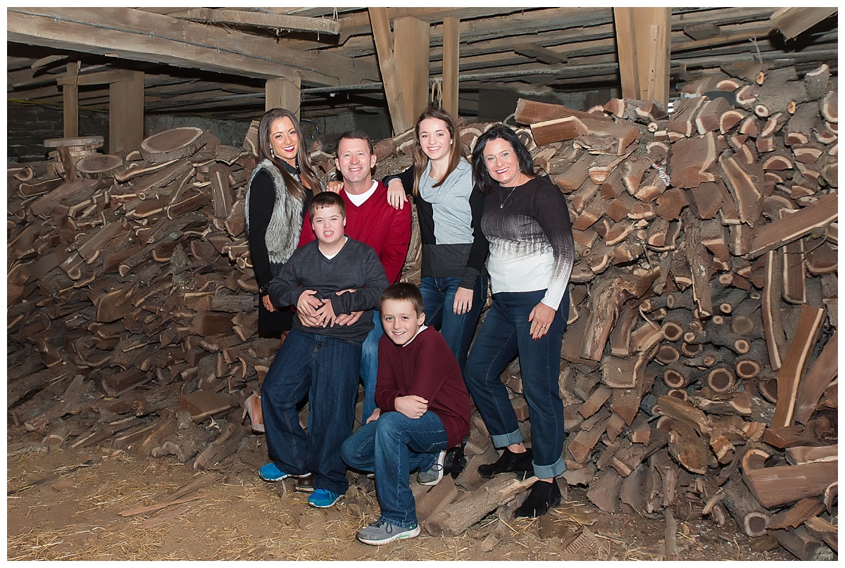 Christmas Mini Session at Stauffer Farms photo by Simply Seeking Photography