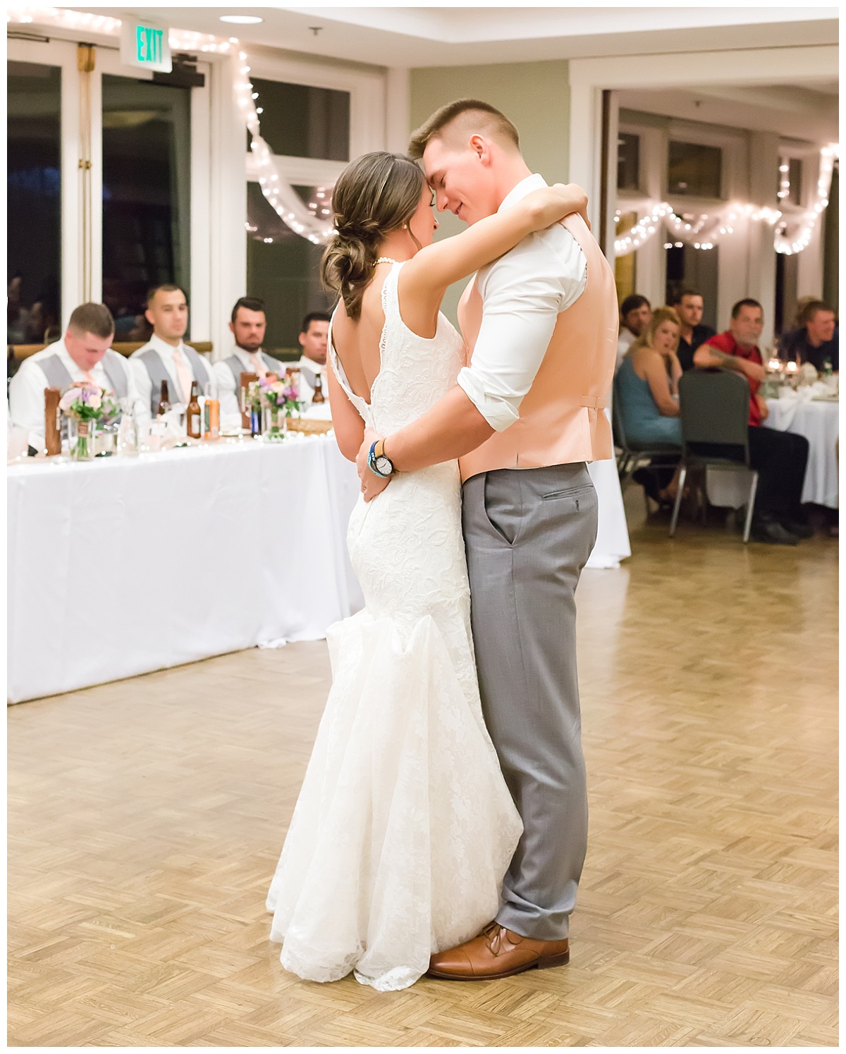 Orchard Ridge Country Club wedding photos by Simply Seeking Photography